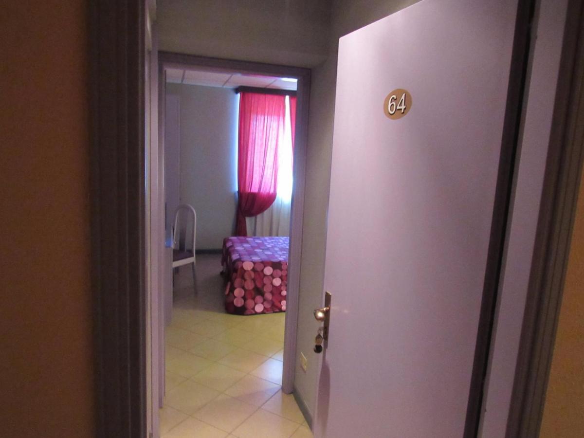 B&B The Sun Swimming & Pool Turin Exteriör bild