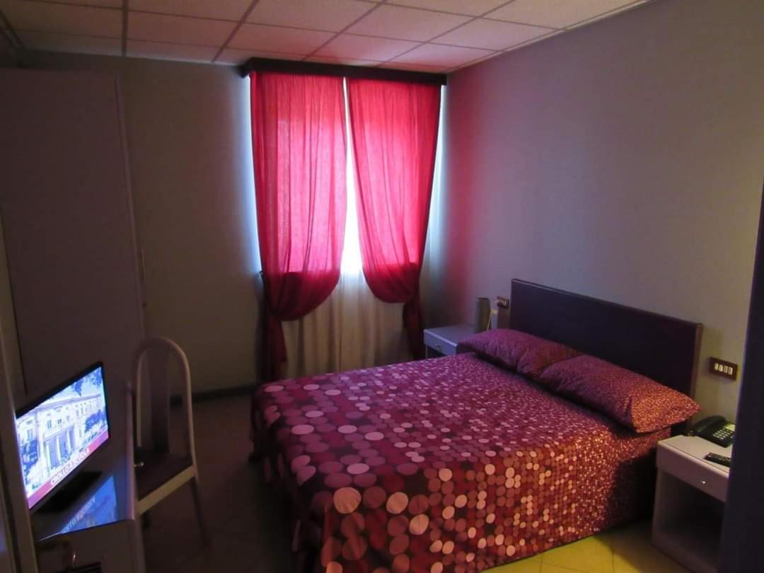B&B The Sun Swimming & Pool Turin Exteriör bild