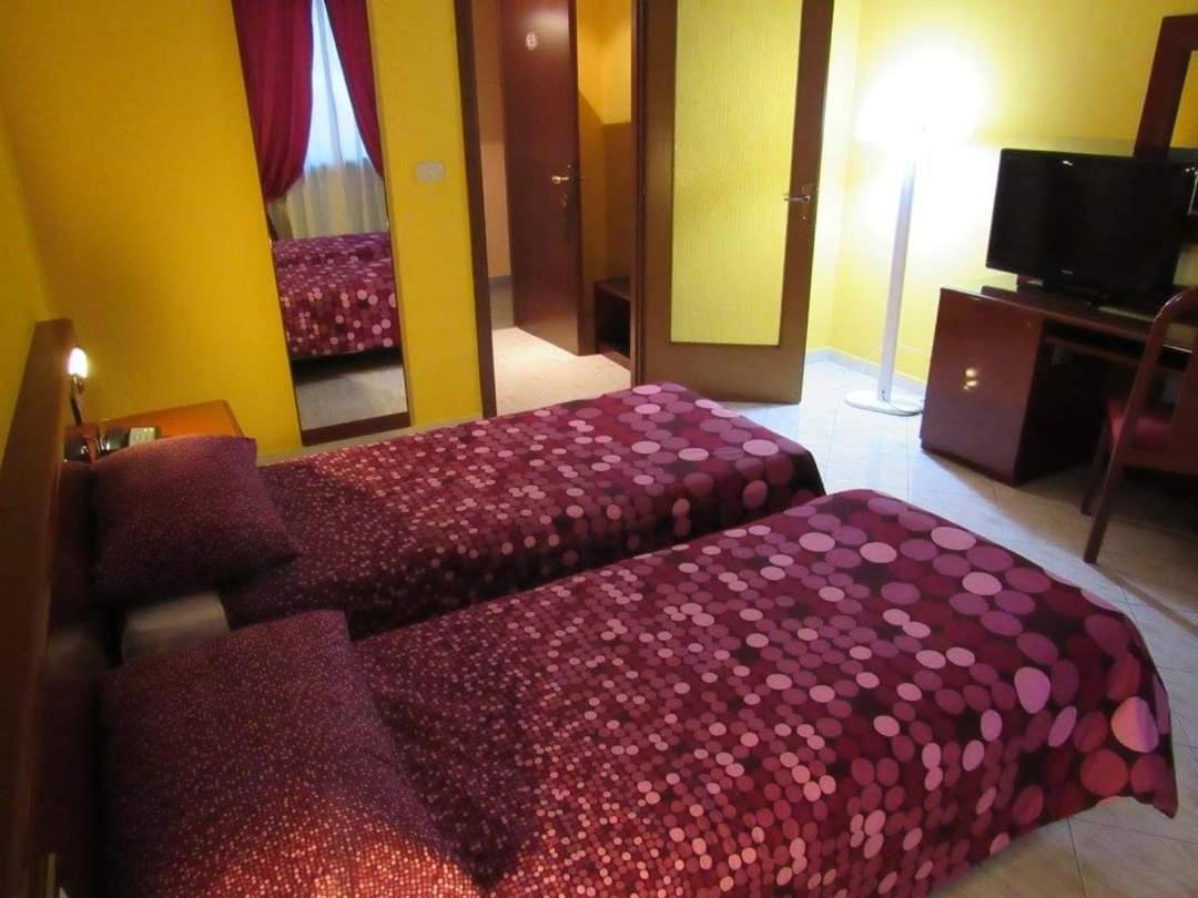 B&B The Sun Swimming & Pool Turin Exteriör bild
